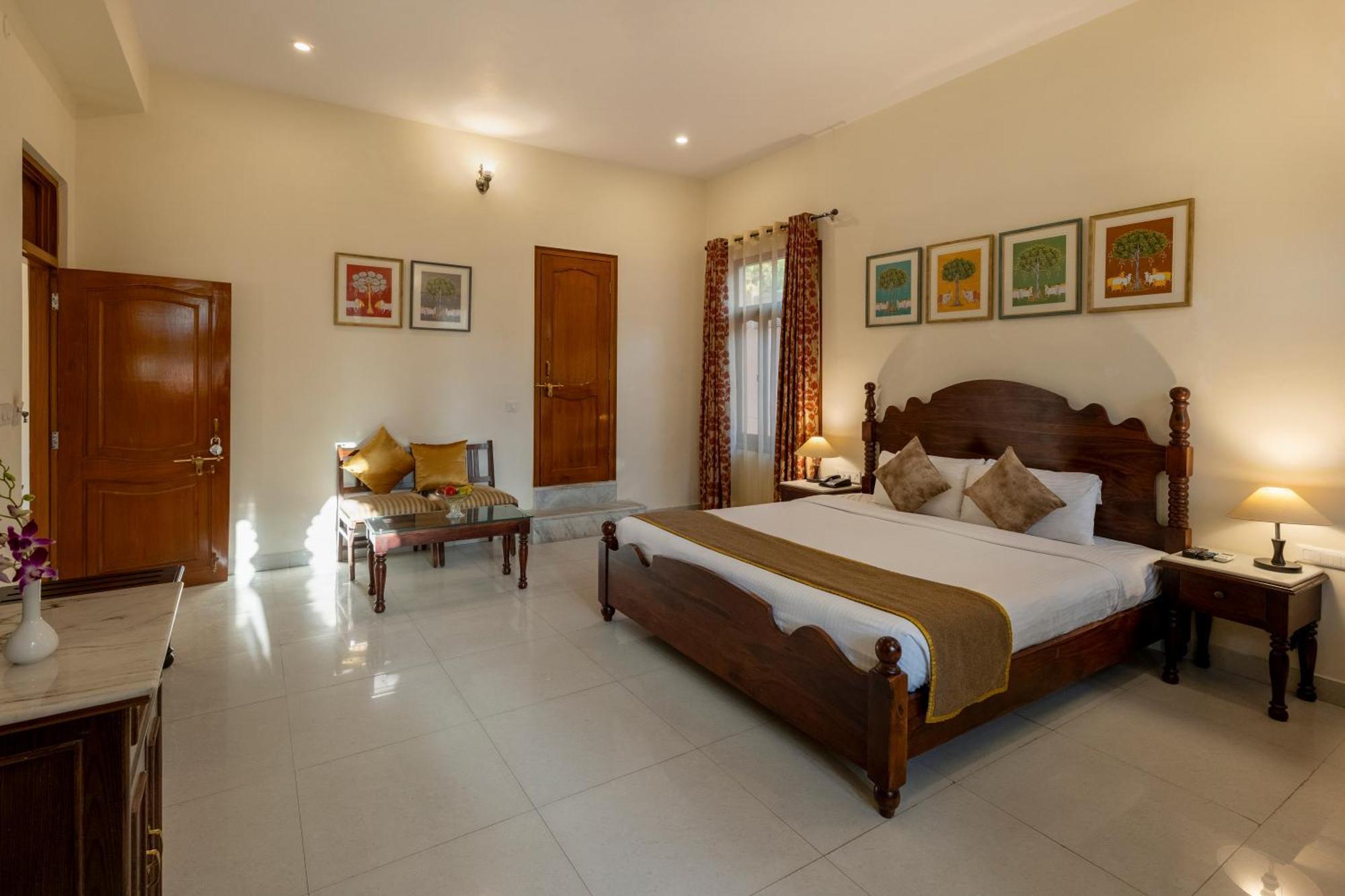 Sterling Jaisinghgarh Udaipur Hotel Exterior photo
